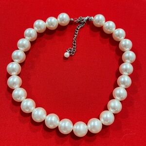 Elegant White Pearl Necklace